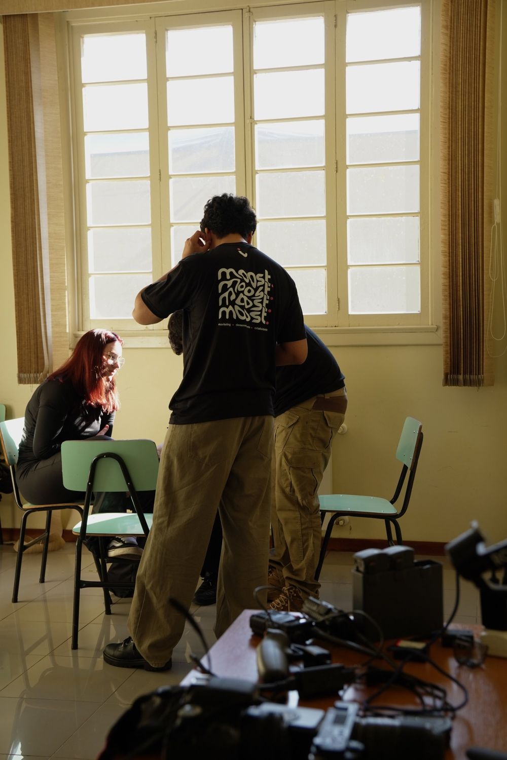Equipe da Moost preparando uma gravação